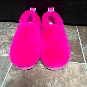 Bright pink Ugg slippers/shoes